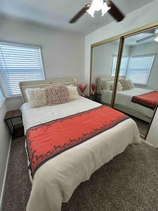 Entire Home By Newport Beach, Disneyland And Sna! Costa Mesa Exterior photo