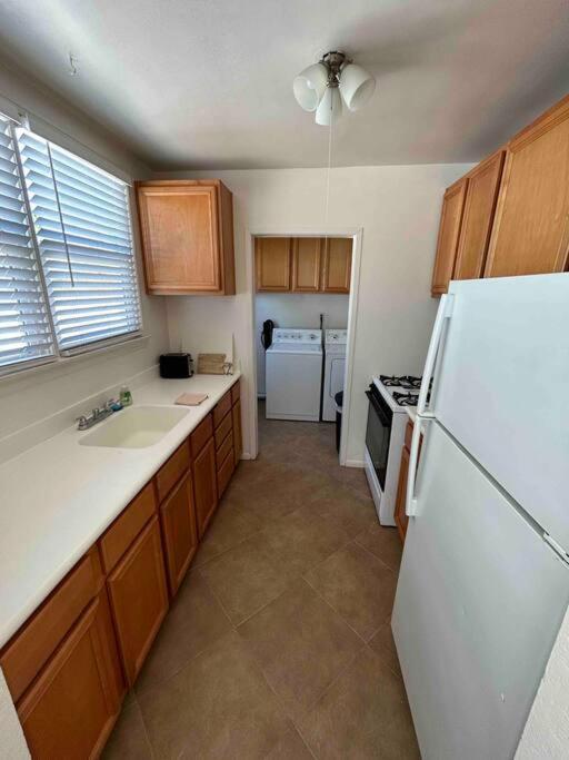 Entire Home By Newport Beach, Disneyland And Sna! Costa Mesa Exterior photo